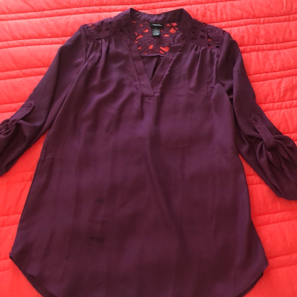 Quarter sleeve top